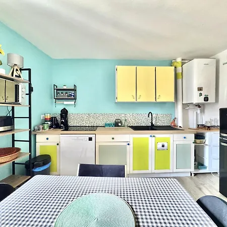 Apartament River View, Charming Furnished 2-bedroom Agde